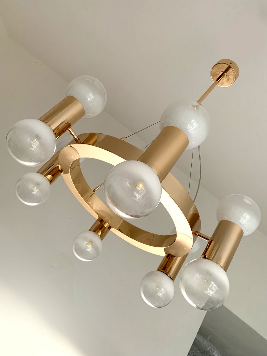 SimoEng3's tweet image. Impressive fashion Murano glass gold 24k  metal frame varnished white  Murano glass spheres!! 😊😊

@simoeng_official 🔥

#custominteriordesign #muranoglass #simoeng_official #madeinitaly #luxurylighting #luxuryliving #beijing #shanghai #designluxury