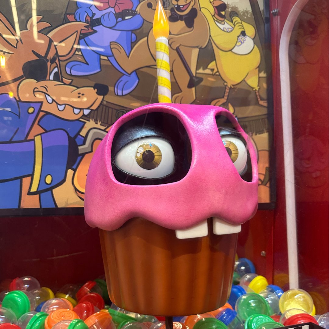 🧁 It's National Cupcake Day! Take a break from gaming & indulge in some delicious cupcakes. What's your go-to cupcake flavor? #NationalCupcakeDay #GamingTreats #SweetTooth