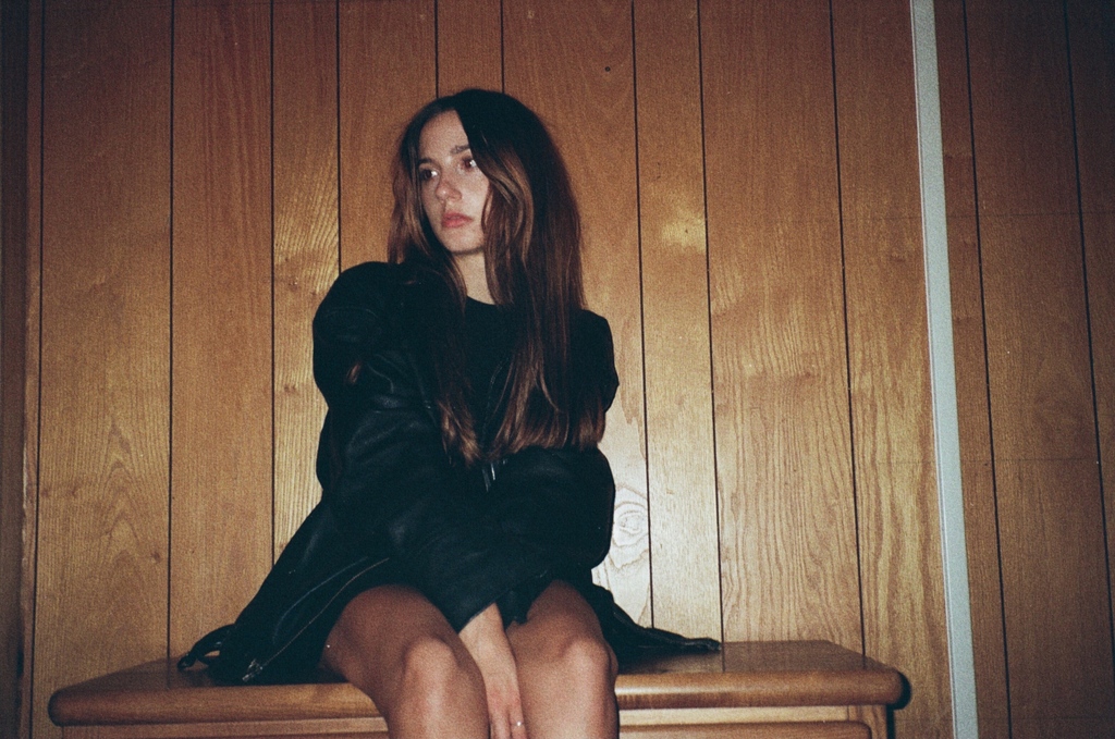 10 Questions with @Clovesdot following the release of her new EP 'Her': 10magazine.com/10-questions-c…