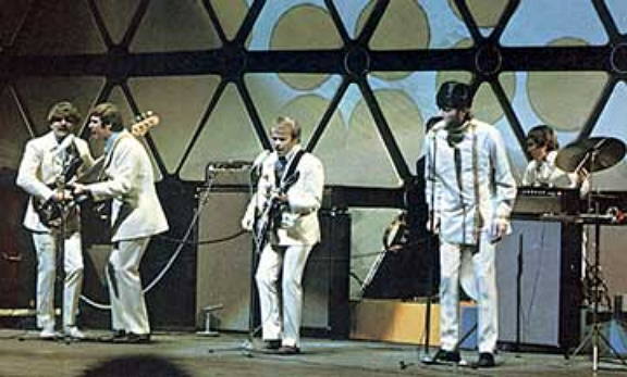 Today in 1967, The Beach Boys performed live at the @UNICEF Variety Gala in Paris playing Barbara Ann, God Only Knows and Oh Come All Ye Faithful