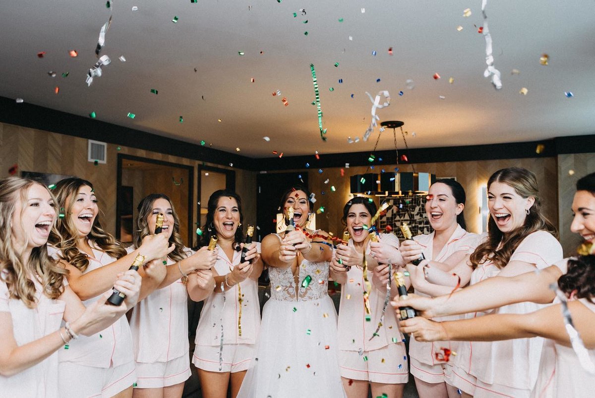 The holiday season is made even brighter by the merry moments we share together. bit.ly/3Tm5Eip #WelcomingYouLikeFamily #LoewsHotels

📷: @brittanypflieger, @vannie.beauty, @farrahvictoria, @molliematzlev