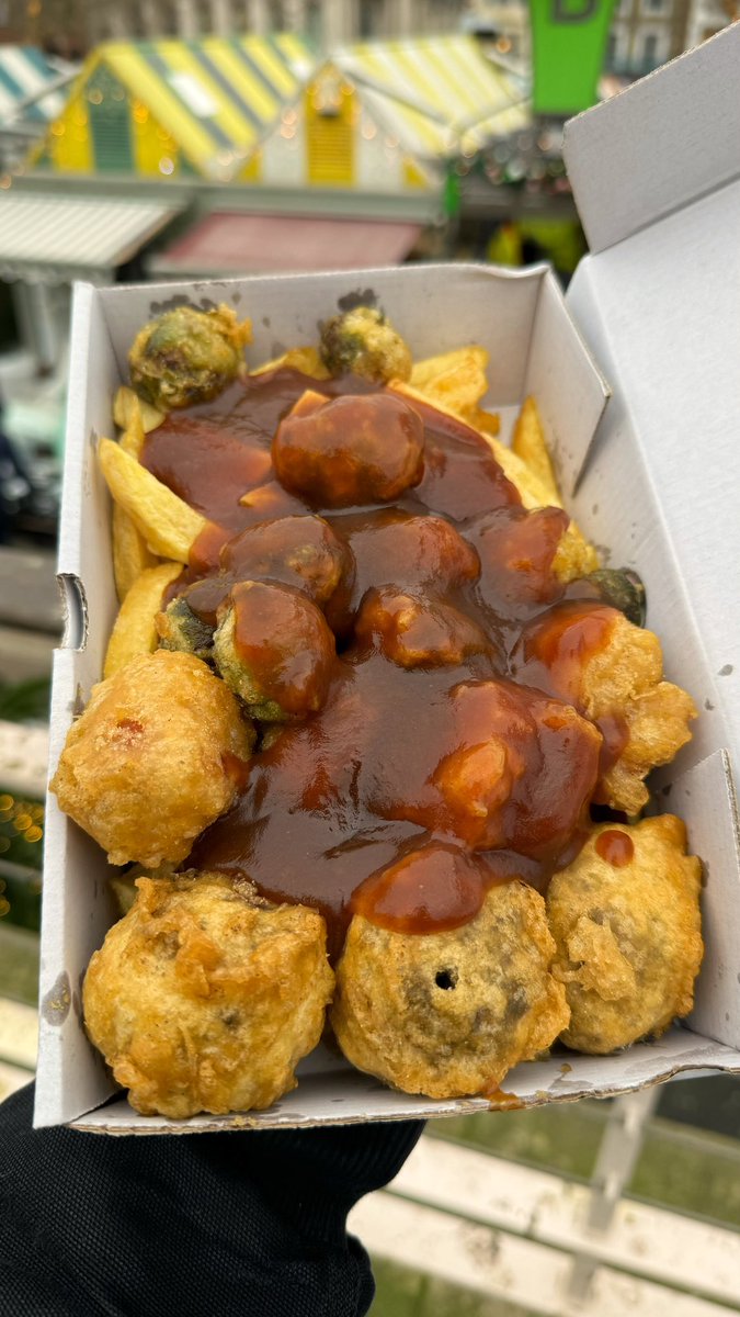 Fry up inspector (@fryupinspector) on Twitter photo For lunch today I checked out the Christmas dinner box by <a href="/chips_dips/">Lucy's Norwich Market</a> on Norwich Market. £7 gets you:
• Battered pigs in blankets
• Battered stuffing balls
• Battered Sprouts
• Chips
• Gravy
A really nice combo and you can have the gravy poured over or served in a pot. For lunch today I checked out the Christmas dinner box by <a href="/chips_dips/">Lucy's Norwich Market</a> on Norwich Market. £7 gets you:
• Battered pigs in blankets
• Battered stuffing balls
• Battered Sprouts
• Chips
• Gravy
A really nice combo and you can have the gravy poured over or served in a pot.