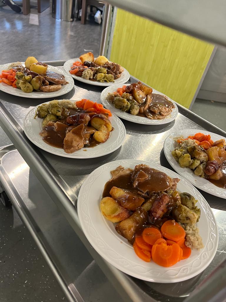 MidshireSS_1's tweet photo. 10 days until Christmas &amp; the staff at Bolton 6th Form College have been getting into the festive spirit this week! #merrychristmas #educatoncatering #CountdownToChristmas https://t.co/xzZ0M4CguW