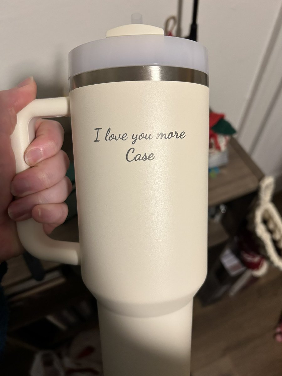 CranbryBogFrog's tweet photo. MY BOYFRIEND MADE ME DINNER LAST NIGHT (it was incredible) AND GAVE ME ONE OF MY CHRISTMAS PRESENTS LOOK AT HOW PERFECT IT IS. I have never had a partner put this much effort and thought into doing things for me. he makes me so so happy 🥹🎄 https://t.co/57s6IEgTVz