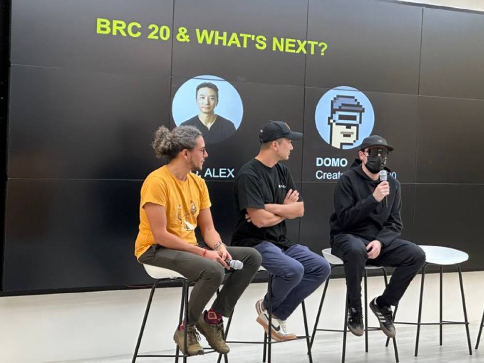 ALEXLabBTC's tweet image. Live from Taipei: @5eightandeight @domodata and @0xBinari are deep in discussion about the future of #BRC20 and the innovative #BitcoinOracle. The energy here is electric! 🔥 #BitcoinDeFi