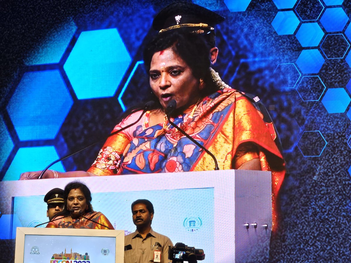 @DrTamilisaiGuv @IndiaESI Hon Governor addressing as the Chief Guest at Annual ESI @ESICON2023 meeting at Hyderabad