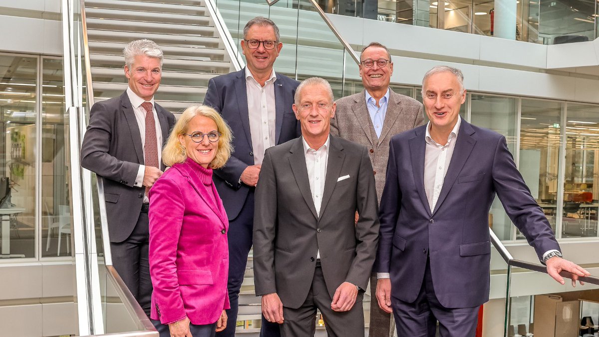 Dr. Christian Becker, Vorstand der STAWAG, übernimmt zum 1. Januar 2024 den Vorsitz des Aufsichtsrates der Trianel GmbH. Zu seinem Nachfolger als Vorsitzender der Gesellschafterversammlung ist Christian Meyer-Hammerström berufen worden.
👉 t1p.de/ai8t6