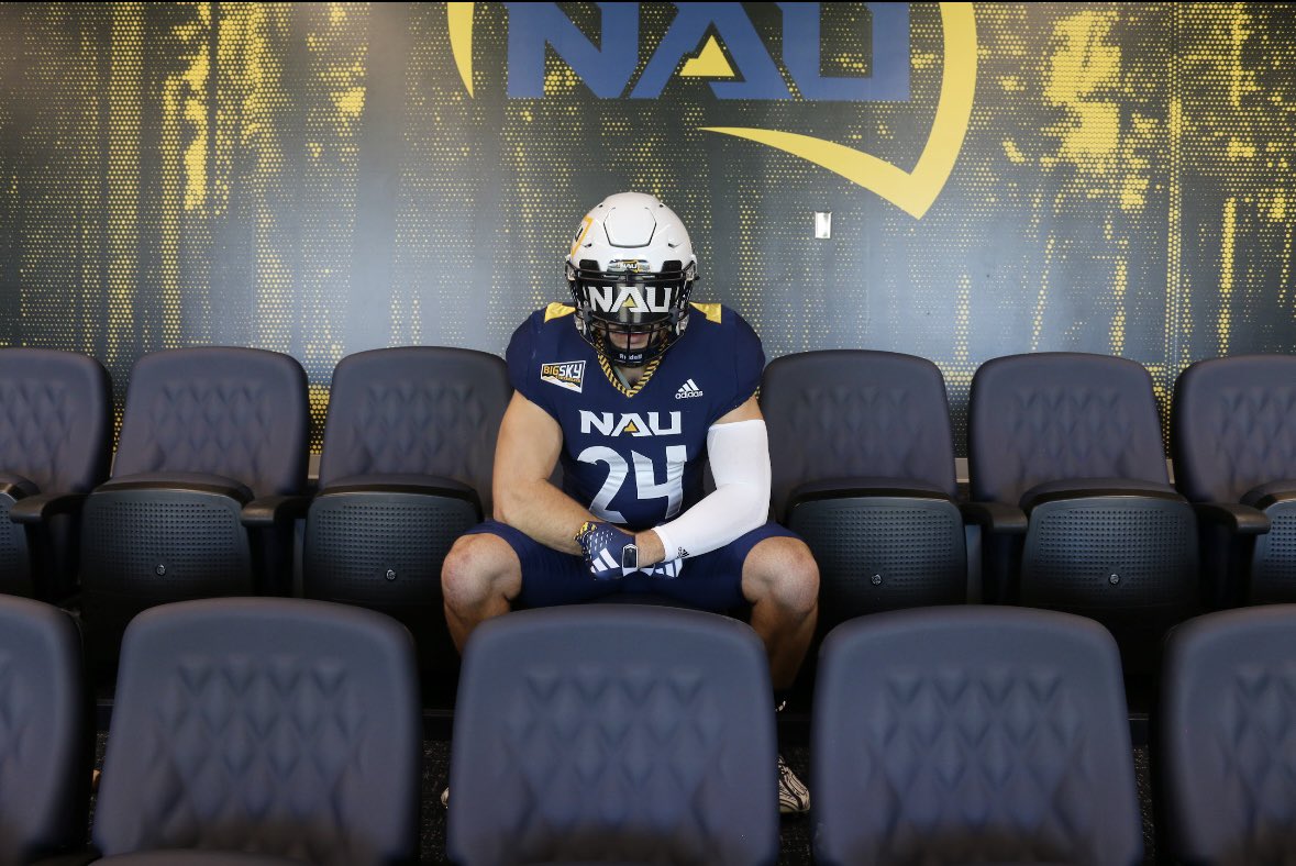 arena_travis's tweet photo. Had an amazing Official visit to Northern Arizona University! Thankyou NAU staff for the hospitality and making me feel welcomed! @NAU_Football @CoachAdamClark @Coach_Hoff_NAU @Coach_Sims1 @Coachbwright4 https://t.co/Axg7a7xO4m