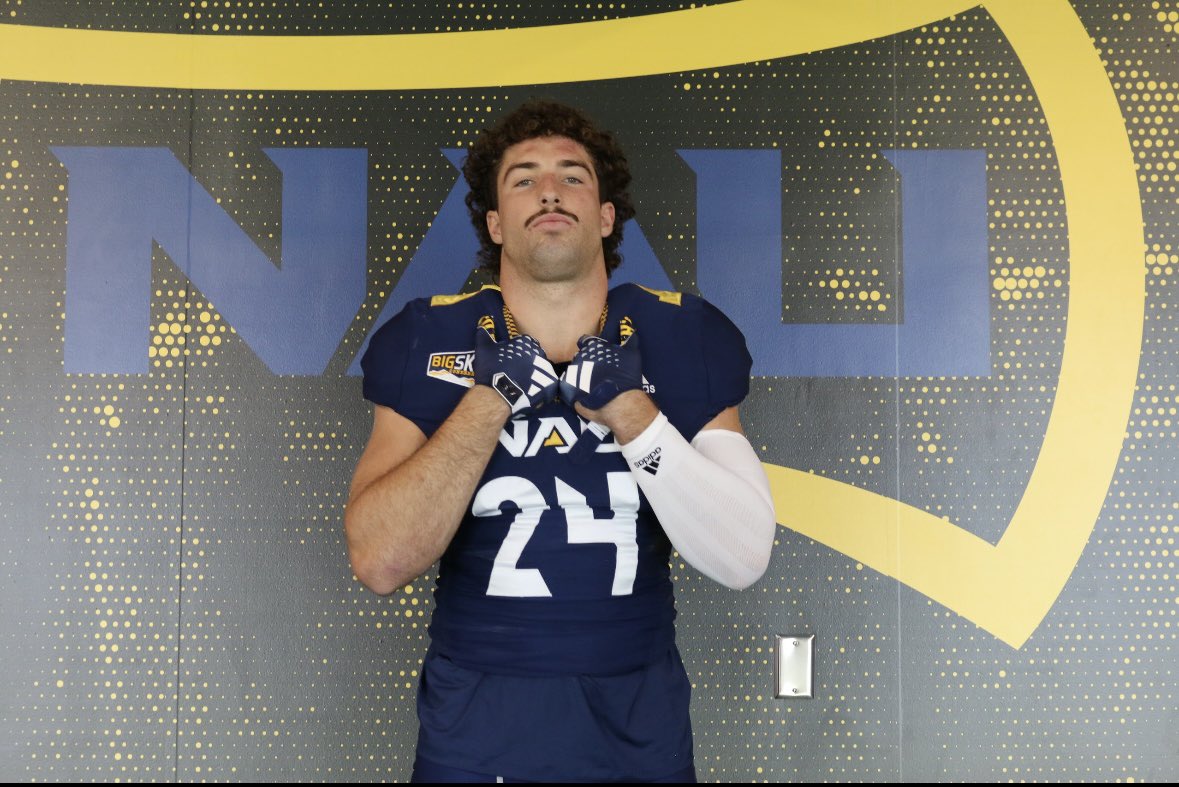 arena_travis's tweet photo. Had an amazing Official visit to Northern Arizona University! Thankyou NAU staff for the hospitality and making me feel welcomed! @NAU_Football @CoachAdamClark @Coach_Hoff_NAU @Coach_Sims1 @Coachbwright4 https://t.co/Axg7a7xO4m