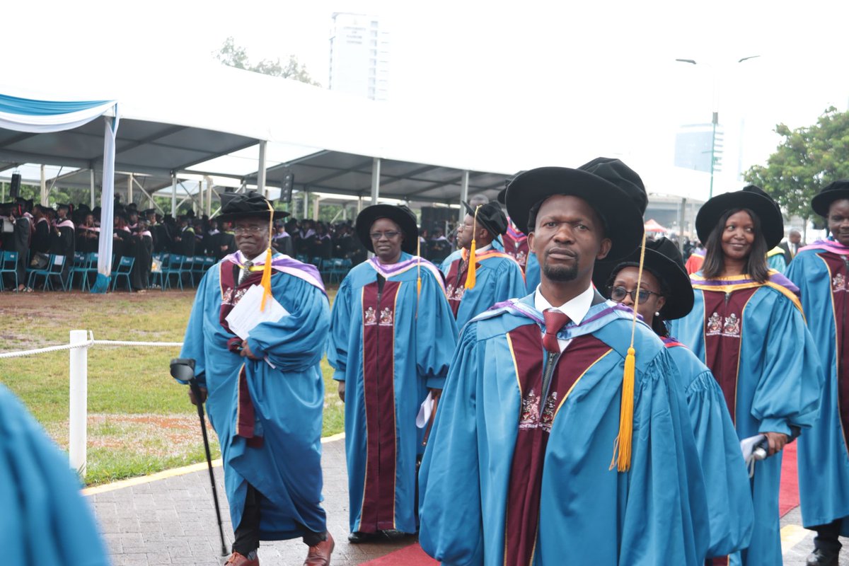 OSANJOGeorge's tweet image. We celebrate our new doctors, dentists, pharmacists, nurses, lab scientists and all the  specialists and graduands who have overcome many years of hard work to graduate today. Caps off to our graduates and I wish you all the success! #UoN70thGraduation #UoNClass2023