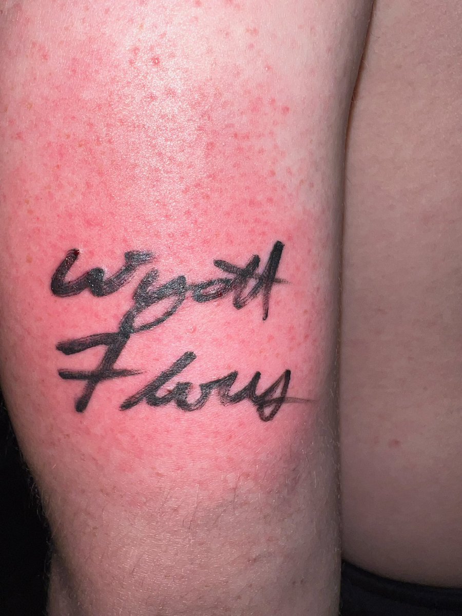 @WyattFlores10 I told you I’d do it. Such a great artist is part of my life forever now. Can’t wait to see you again in Oxford. #WyattFlores