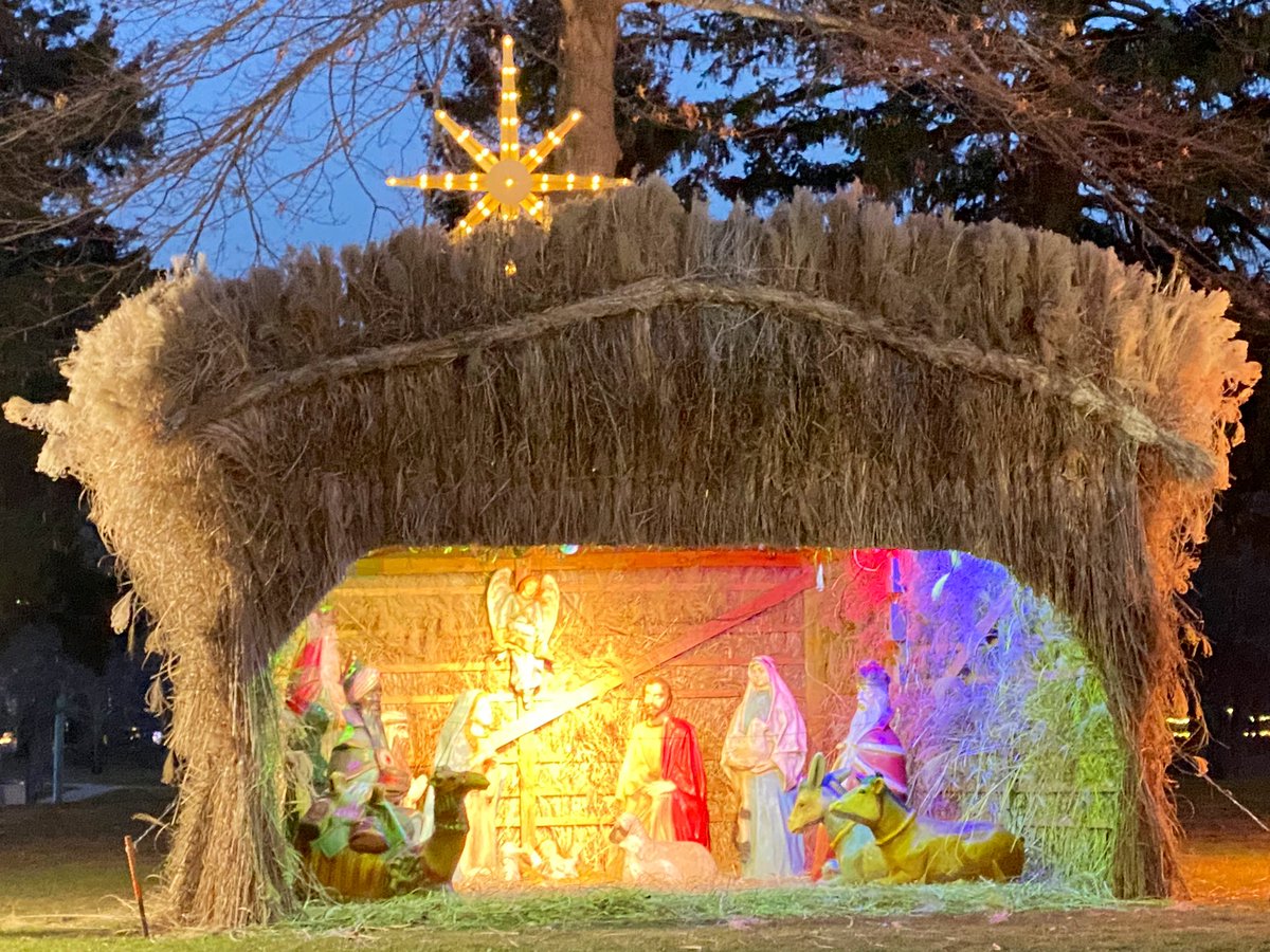 KathleenLevey's tweet image. Happy holidays, Spring Lake #christmas #hanukkah #holidays 🌟