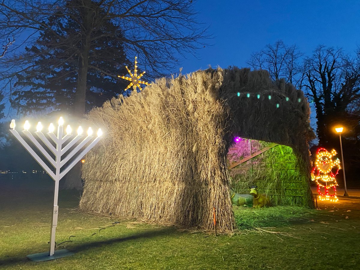 KathleenLevey's tweet image. Happy holidays, Spring Lake #christmas #hanukkah #holidays 🌟