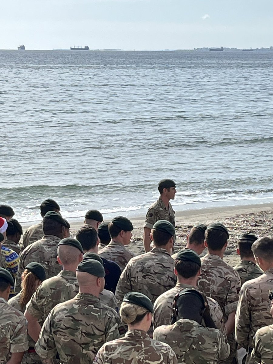 Prior to the Bn falling out for Xmas leave we took the opportunity to have a carol service on the beach at Alexander Bks. It looks good. A contingent of the Bn will remain at high readiness, ready to support any contingency ops in the region. @UKJFHQ @RiflesRegiment @bfcyprus