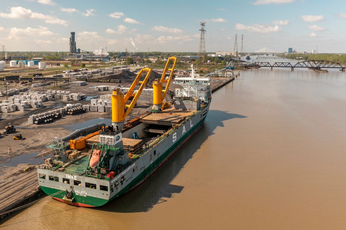 A new survey was recently released highlighting infrastructure investments in the Great Lakes - St. Lawrence Seaway navigation system, and a reported $8.4 billion was committed to Great Lakes - St. Lawrence Seaway shipping from 2018-2022!

Full report: greatlakesports.org/wp-content/upl…