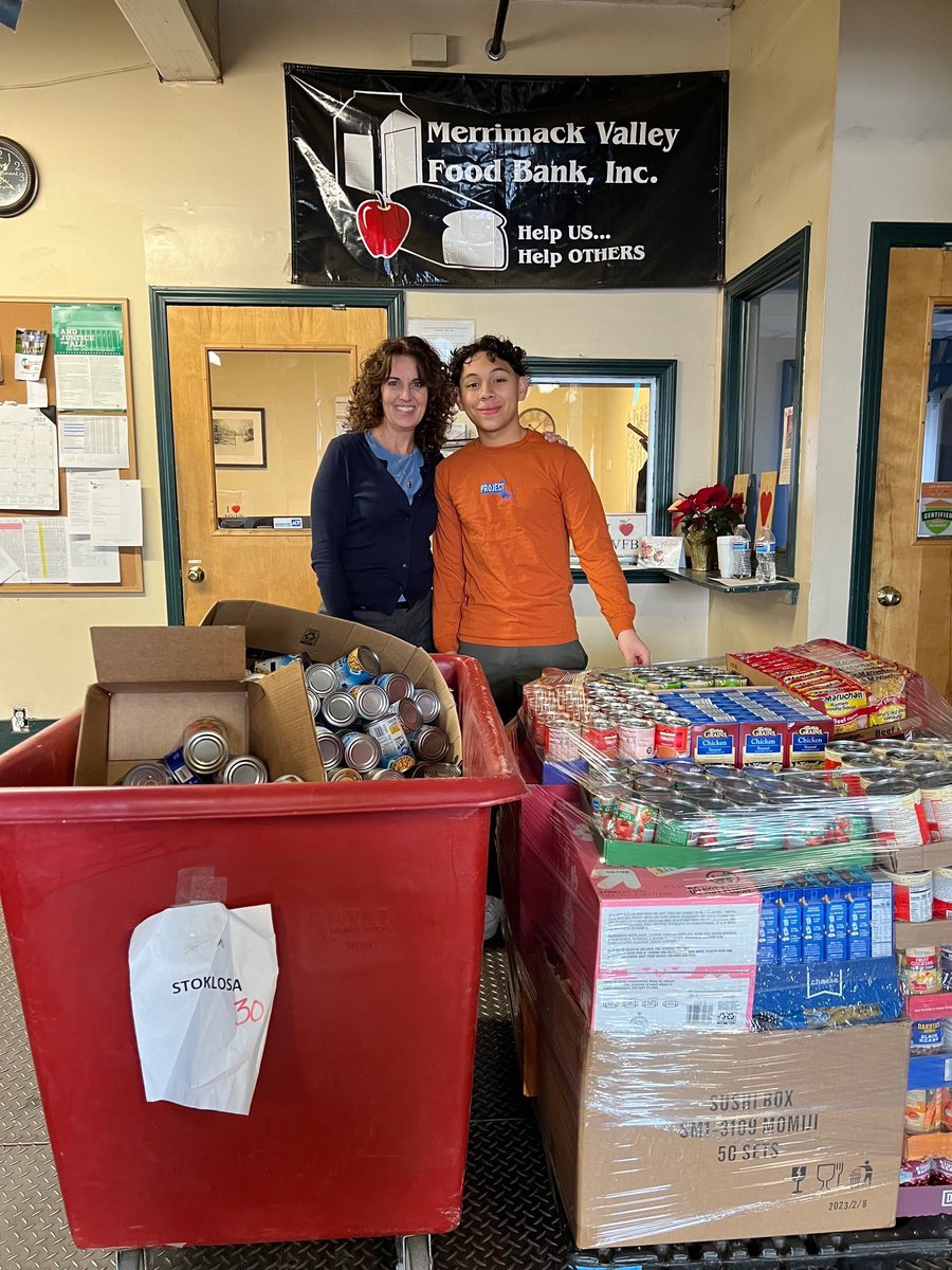 It was wonderful welcoming high schooler Addario Miranda, who organized a food drive at his school in which he collected 1092 items of food (totaling 964 pounds).  Thanks to Addario’s drive and commitment, he is providing 742 meals to families in need!