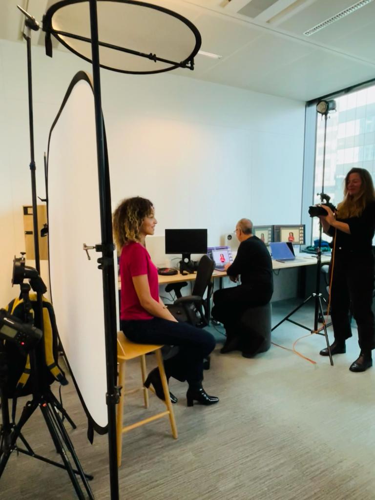 InVivoGroup's tweet photo. 📸 Petit tour en coulisses de la séance photos avec nos collaborateurs et collaboratrices pour la future campagne de recrutement du groupe InVivo.

Un énorme merci pour leur participation et rendez-vous début 2024 pour découvrir notre campagne...

#marqueemployeur #RH https://t.co/EYZamAmeHn