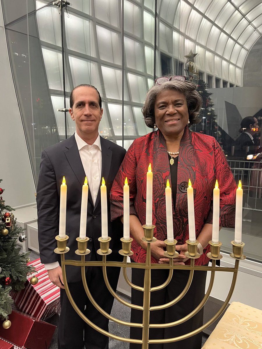 It was an honor to join @USAmbUN to light the menorah on the final night of Hanukkah. The menorah is proudly displayed in the front window of @USUN as a symbol to the world that the United States stands with the Jewish community.