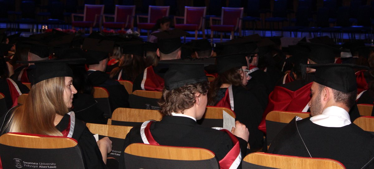 Congratulations to all students who have successfully graduated from Swansea University in December🎓🎉
