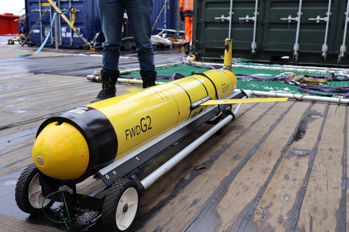 The BIOPOLE team have deployed 3️⃣ gliders which will spend the next few months collecting vital info about the deep ocean 🌊 & under the sea ice 🧊 (somewhere it's tough to collect data, making this extra exciting!) Wish them well on their cold and hostile journey! @NOCnews