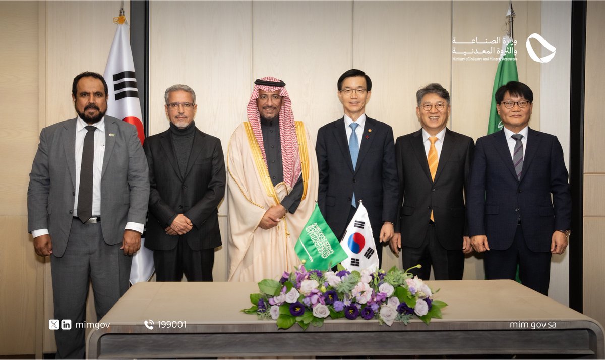 شهد معالي وزير #الصناعة_والثروة_المعدنية أ. بندر الخريف بحضور وزير التجارة والصناعة والطاقة الكوري توقيع مذكرة تفاهم في سيئول، بين <a href="/modon_ksa/">مدن | MODON</a> وشركة "GL Rapha"، ومذكرة تفاهم بين الشركة السعودية "سنام" لصناعة المركبات وشركة KG Mobility.