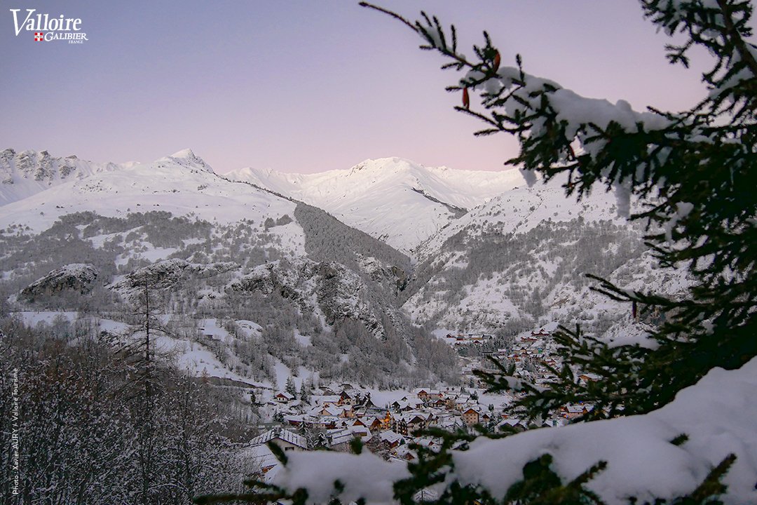 Un vrai décor de Noël 😁 ⛷️🎄✨👌 #Valloire #Galibier #picoftheday #noël #christmas #christmastree