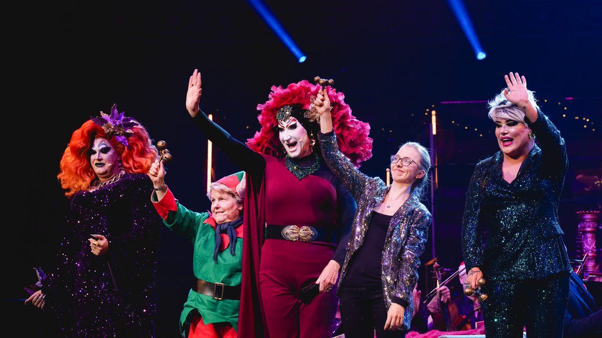 We hosted A Christmas Gaiety on Tuesday night, and this queer orchestral extravaganza did not disappoint. It was a brilliant way to celebrate Christmas with conductor @eoutwater, drag sensation @PeachesChrist, Baga Chipz, @kerryjaneellis1, @annalapwood, @sanditoksvig and more.