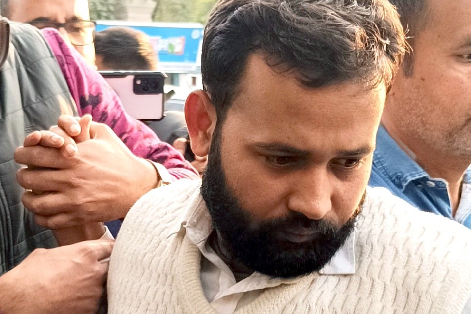 thehawk.in/posts/parliame…

Parliament security breach: Mastermind Lalit Jha sent to 7-day police custody

#ParliamentSecurityBreach #DelhiCourtUpdate #TerrorismProbe #LokSabhaIncident #LegalNews