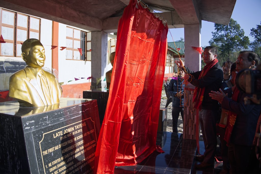 Unveiled the statues of Late Dr Odang Lego, first doctor from Arunachal Pradesh, Late Shri Jomin Tayeng, first IAS from the State and Late Shri Dugyon Lego, first teacher from our State at Govt Higher Secondary School, Dambuk. Paid my homage and respect to them in the august…