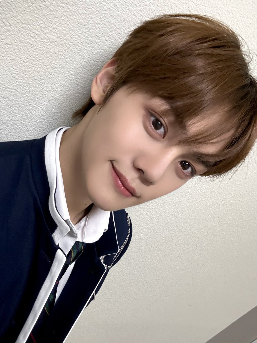 ZB1_official's tweet image. _💌
야아아아ㅎㅎㅎ 오늘 스페셜 스테이지도 하고 넘 보고 싶어서 이렇게 왔어용 오늘 교복도 입고 열심히! 무대를 해봤는데용 재밌고 보면서 오늘 하루 스트레스가 다 날아갔으면 해용ㅎㅎㅎ 넘 사랑하고 담에 또 올게용ㅎㅎㅎ 항사🥰
#KIMGYUVIN #김규빈
#ZEROBASEONE #ZB1 #제로베이스원