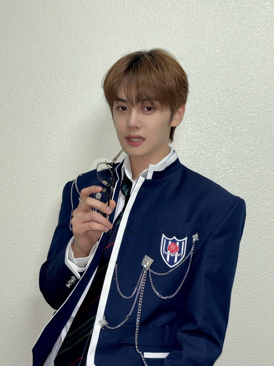 ZB1_official's tweet image. _💌
야아아아ㅎㅎㅎ 오늘 스페셜 스테이지도 하고 넘 보고 싶어서 이렇게 왔어용 오늘 교복도 입고 열심히! 무대를 해봤는데용 재밌고 보면서 오늘 하루 스트레스가 다 날아갔으면 해용ㅎㅎㅎ 넘 사랑하고 담에 또 올게용ㅎㅎㅎ 항사🥰
#KIMGYUVIN #김규빈
#ZEROBASEONE #ZB1 #제로베이스원