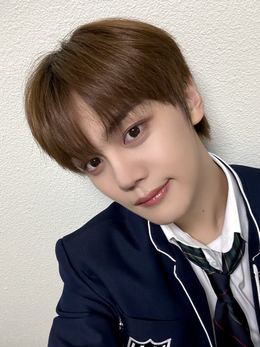 ZB1_official's tweet image. _💌
야아아아ㅎㅎㅎ 오늘 스페셜 스테이지도 하고 넘 보고 싶어서 이렇게 왔어용 오늘 교복도 입고 열심히! 무대를 해봤는데용 재밌고 보면서 오늘 하루 스트레스가 다 날아갔으면 해용ㅎㅎㅎ 넘 사랑하고 담에 또 올게용ㅎㅎㅎ 항사🥰
#KIMGYUVIN #김규빈
#ZEROBASEONE #ZB1 #제로베이스원
