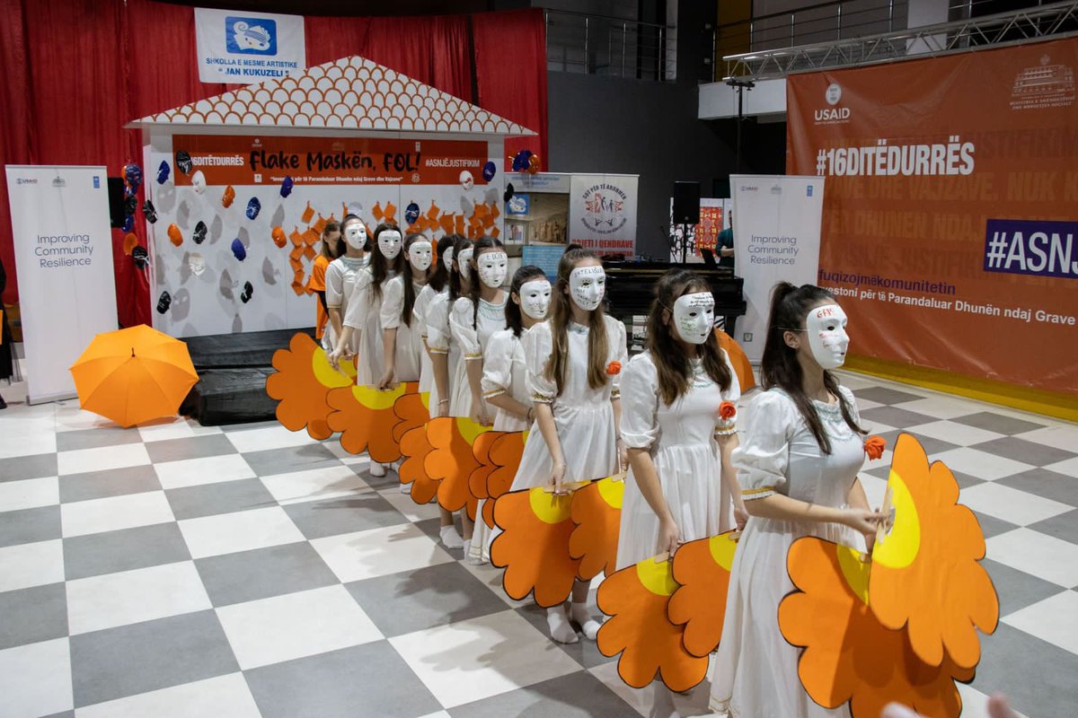 UNDPAlbania's tweet photo. Durrës concluded the #16Days of Activism w/diverse events like the "House of Hope," a unique choreography&amp;real-life stories, all echoing the theme "Invest to Prevent Violence Against Women&amp;Girls."Students, local officials, &amp;service providers pledged 2contribute to ending violence https://t.co/HKPXy43zkQ