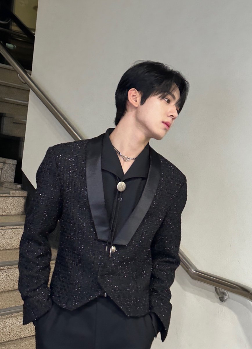 _💌

안녕하세요 한유진입니다🤍
보고 싶어서 왔는데 제로즈도 보고 싶을까 봐 사진 버내요!

#HANYUJIN  #한유진
#ZEROBASEONE #ZB1 #제로베이스원