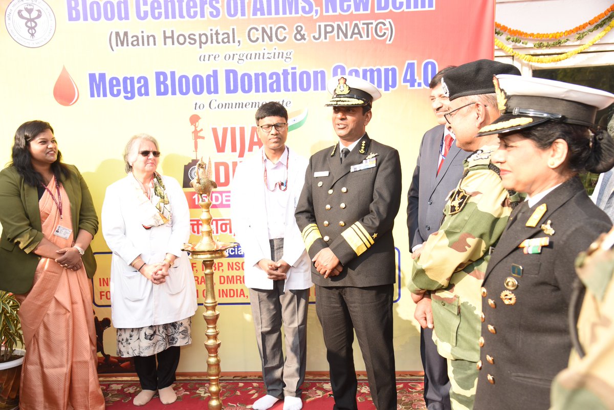 IndiaCoastGuard's tweet photo. To commemorate #VijayDiwas-2023, @IndiaCoastGuard collaborated with #AIIMS, New Delhi for mega blood Donation Camp at JL Auditorium, AIIMS #NewDelhi. The Camp was inaugurated by DG ICG, DG BSF and Director AIIMS. 40 volunteers from #ICG donated blood for this noble cause. https://t.co/60leNjnFmn