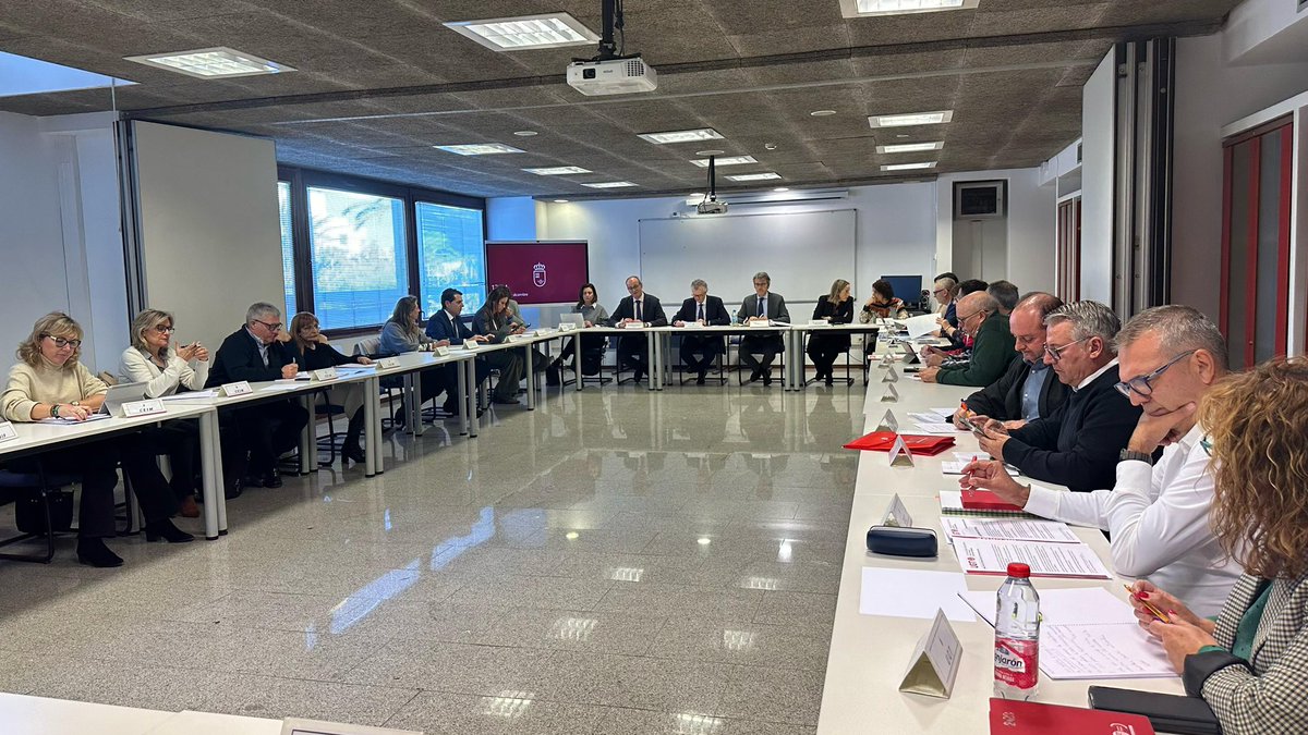 RM_Hacienda's tweet photo. ✅La Comunidad lanza 679 plazas de empleo público para captar talento y cubrir el relevo generacional en administración y servicios

🤝Aprobada la oferta de empleo público para 2023

ℹ️ https://t.co/y17m4TJmfZ https://t.co/NNaUIcmaDA