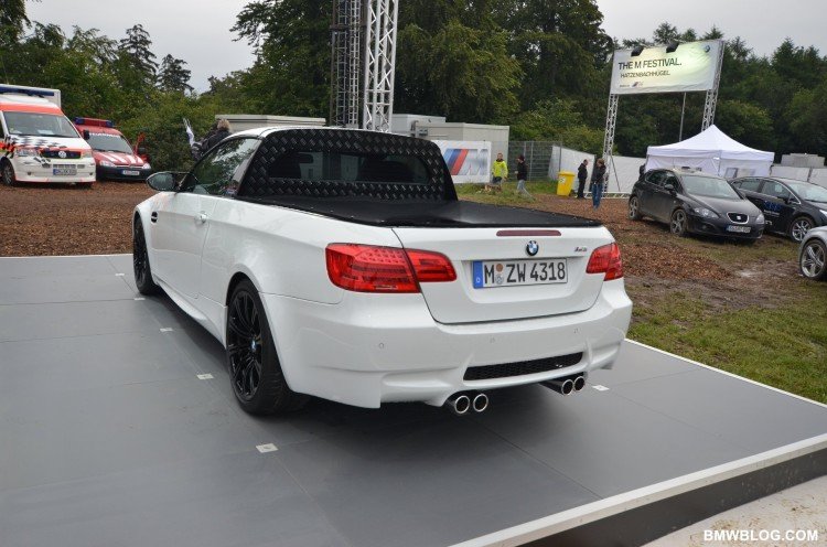 iamthatOpsGuy's tweet image. On April 1, 2011, BMW surprised us again with a pickup twist! Based on the E93 M3 convertible, it sported a 450kg load capacity. Initially an April Fools&apos; joke, it featured the M3&apos;s widebody and the powerful 420hp 4.0L S65 V8 engine. #BMWPickup #AprilFoolsFun 🌈
