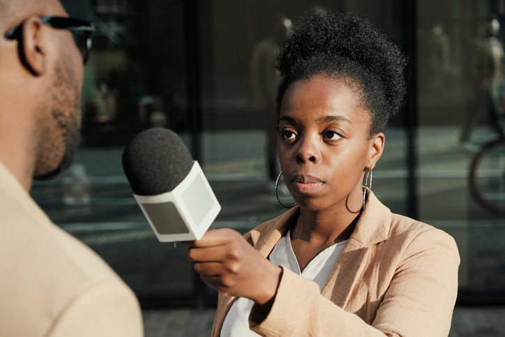 New report from @LHC4MD: Diversity statements in job advertisements to attract Black and Asian candidates into mainstream news organisations are failing to have any impact and in some cases are counterproductive. Full report👇 bcu.ac.uk/news-events/ne… @marcusryder @aurorakherrera