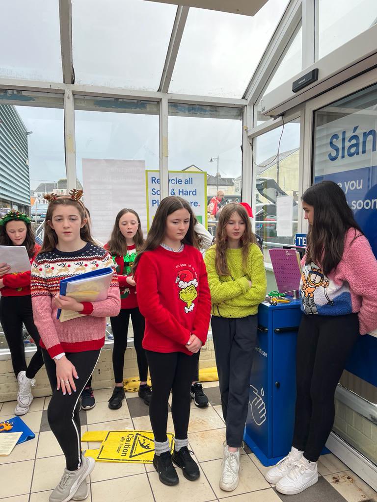 Quay NS Ballina (@quaynsballina) on Twitter photo Our 6th class carol singers bringing Christmas cheer to <a href="/ballina2023/">Ballina 2023</a> and raised over €400 for St Vincent de Paul, Ballina Our 6th class carol singers bringing Christmas cheer to <a href="/ballina2023/">Ballina 2023</a> and raised over €400 for St Vincent de Paul, Ballina