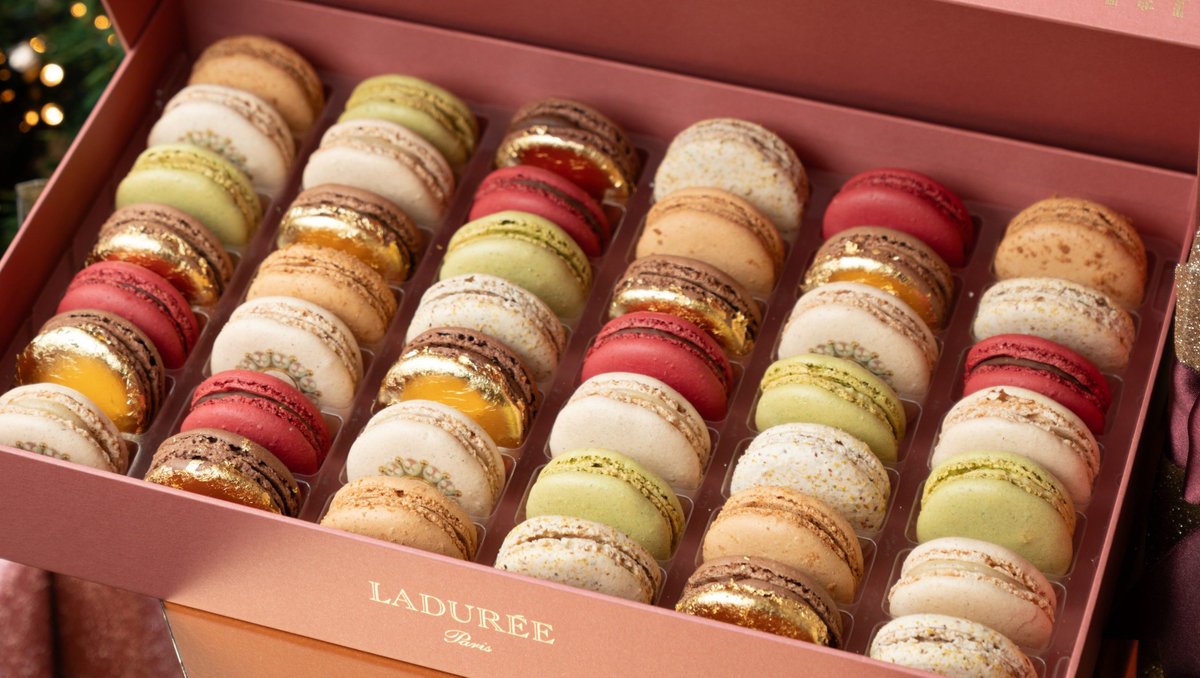 Thetaste_ie's tweet image. We've got the ultimate Ladurée gift guide for those who love a little luxury, and to celebrate, we are giving away a fabulous garland box of 28 macarons and a box of 12 Eugénie!

Like &amp;amp; repost to enter - make sure to tag a friend!

Check out the gift guide thetaste.ie/laduree-gift-g…