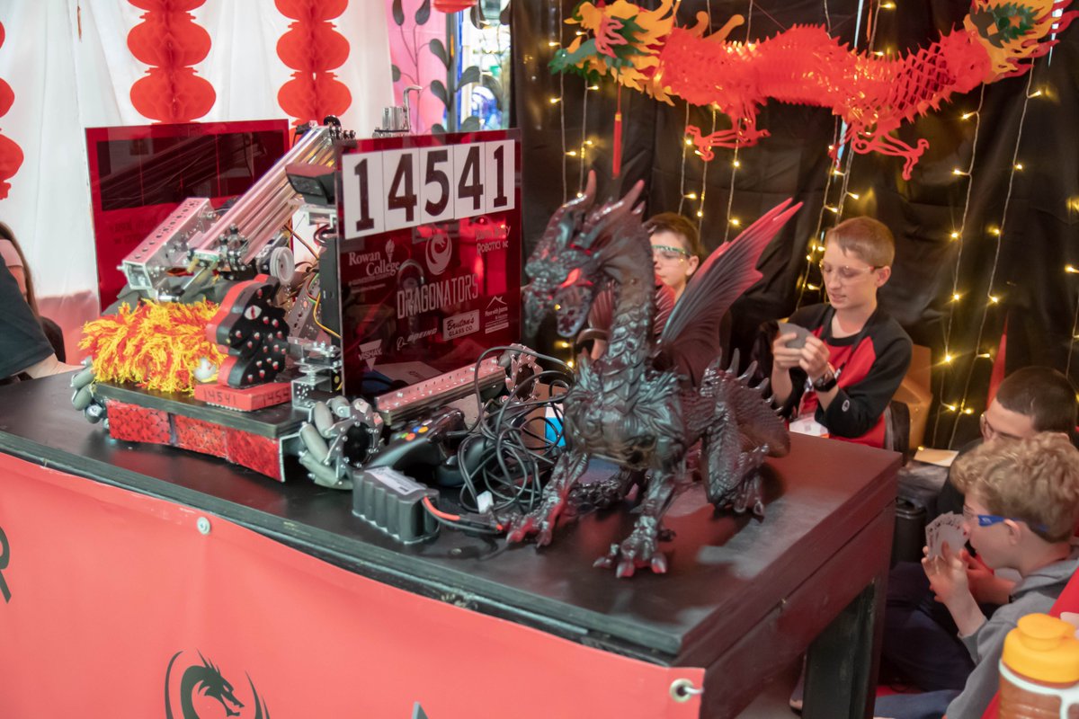 FIRST Tech Challenge tweet media