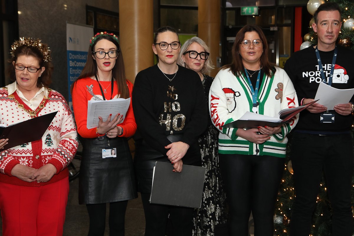 I had lovely, festive afternoon in the Council Offices on Strand Road yesterday watching the brilliant Council Choir perform. A fantastic group of singers who sang some beautiful Christmas songs. Well done to you all! 🤩