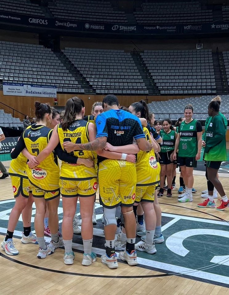 #Baloncesto 🏀 Agenda #LFChallenge jornada 15 ⛹️‍♀️@CBClaret ⛹️‍♀️@ClubSalle 📆Mañana 17:30 ⛹️‍♀️@basquetpaterna ⛹️‍♀️@Penya1930 📆Domingo 12:30 😀@Teika_es con el deporte femenino