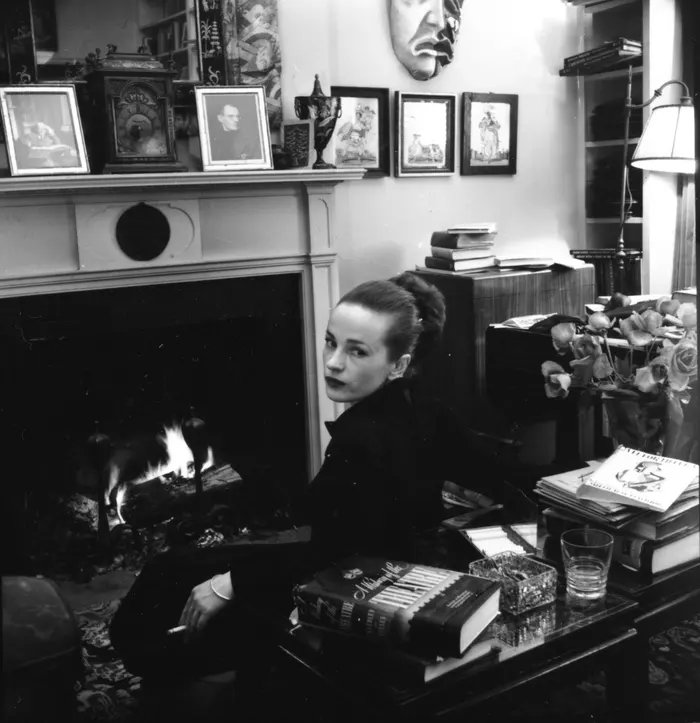 Great news that a commemorative plaque will be unveiled at the house Maeve Brennan grew up in (and set many of her stories). I'll be joining @LordMayorDublin Daithí de Róiste to say a few words on Maeve's birthday, January 6th, 11am at 48 Cherrywood Avenue, Ranelagh. All welcome.