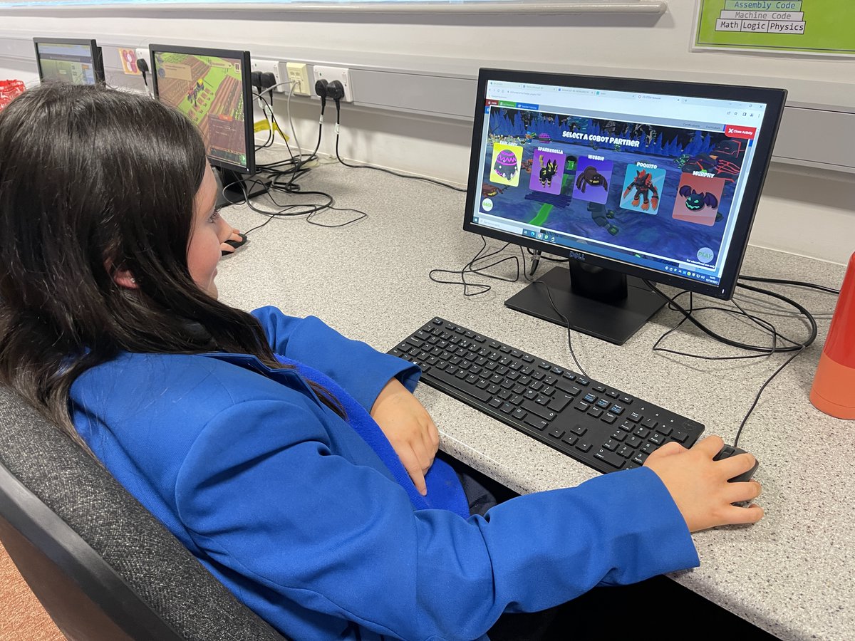 StMarysDerryIT's tweet image. 👩💻Well done to 830 for completing their
hour of code with Mr Mongan.👩💻 #CSEdWeek #ImpactsofComputing @codeorg