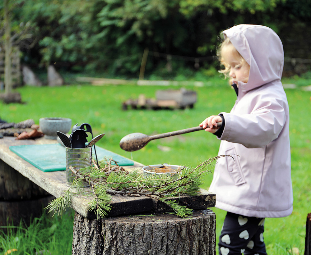 🍃 Cultivate your curiosity with our programme of short courses! From January to June 2024, dig into a programme for all ages and interests with new family workshops, online learning and in-person courses. Early booking advised👉rbge.cc/ShortCourses