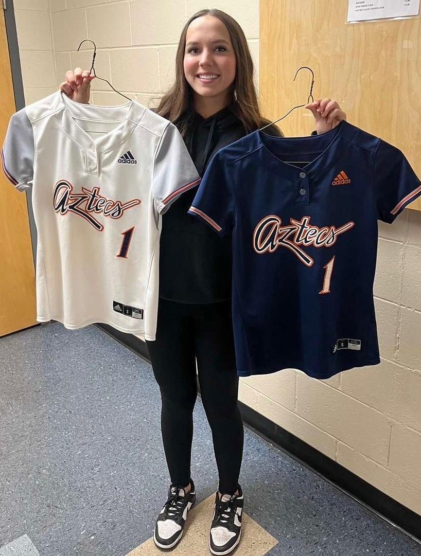 Congrats to 2025 slapper/middle infielder Alyssa Aguirre <a href="/alyagui1/">Alyssa Aguirre</a> on her offer from Pima Softball! <a href="/sabinoathletics/">Sabino HS Athletics</a> <a href="/PimaAthletics/">PimaAthletics</a> <a href="/TucsonRebels/">TucsonRebels</a> <a href="/AllSportsTucson/">AllSportsTucson.com</a> <a href="/5Sportstalk/">@520_SportsTalk</a> <a href="/HSTucson/">High School Sports</a> <a href="/Softball_Home/">Softball Home🥎</a> <a href="/SoftballRecruit/">Softball Recruit 🥎</a>