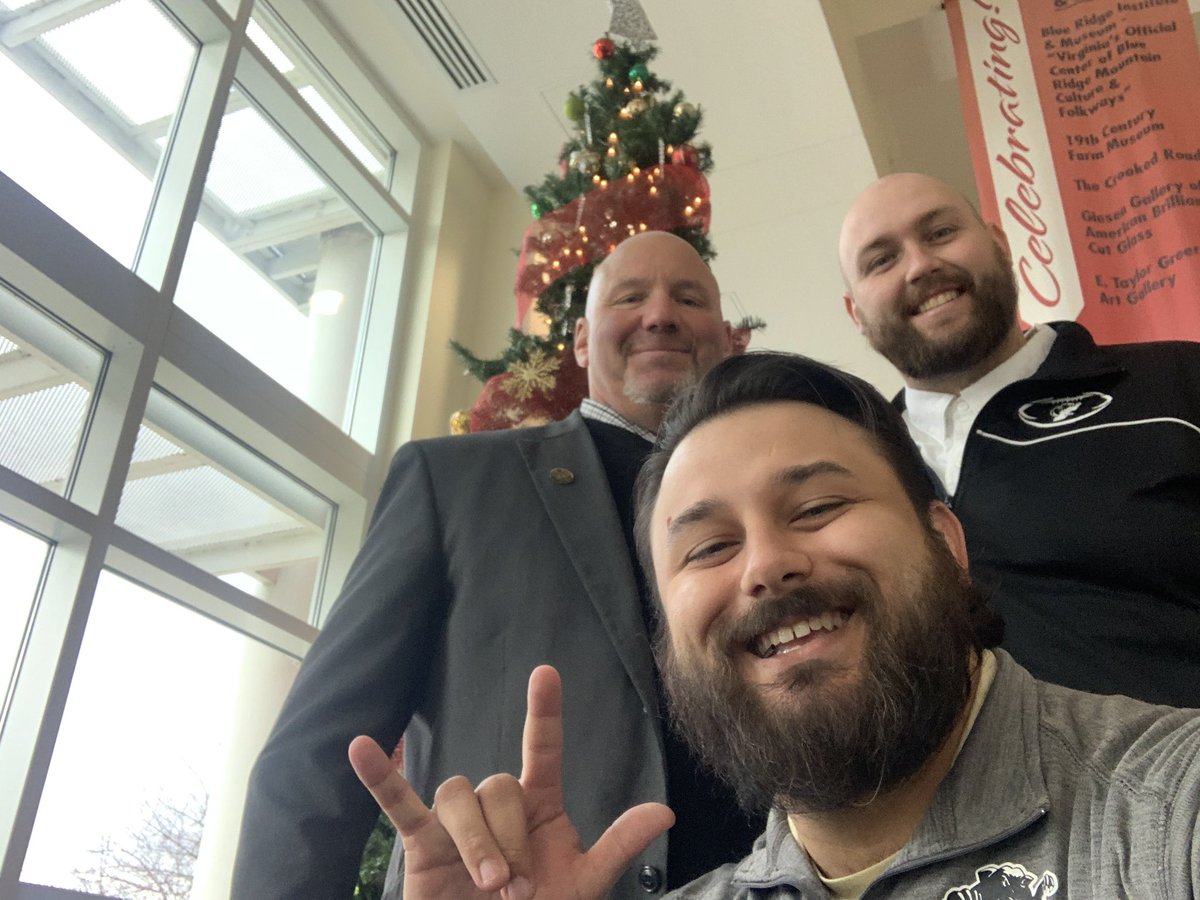 Special day with special people. Got an amazing group of future Hats on campus today. Even a couple fellow Imps.

#BAM
𝔸𝕓𝕠𝕧𝕖 𝔸𝕝𝕝 𝔼𝕝𝕤𝕖... #LIT 
🤟🏽🤟🏽🤟🏽