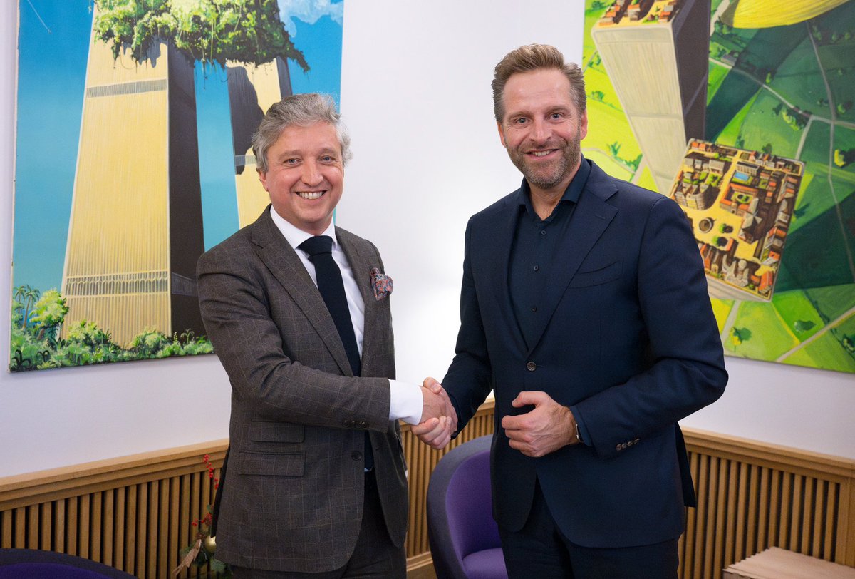 De gemeente @krimpenerwaard heeft een nieuwe burgemeester.  Vanaf 8 januari zal de ervaren burgemeester <a href="/HansBeenakker/">Hans Beenakker</a> na 12 jaar de overstap maken van Tiel naar Krimpenerwaard. Van harte met de benoeming en veel succes en plezier gewenst als burgemeester van Krimpenerwaard.