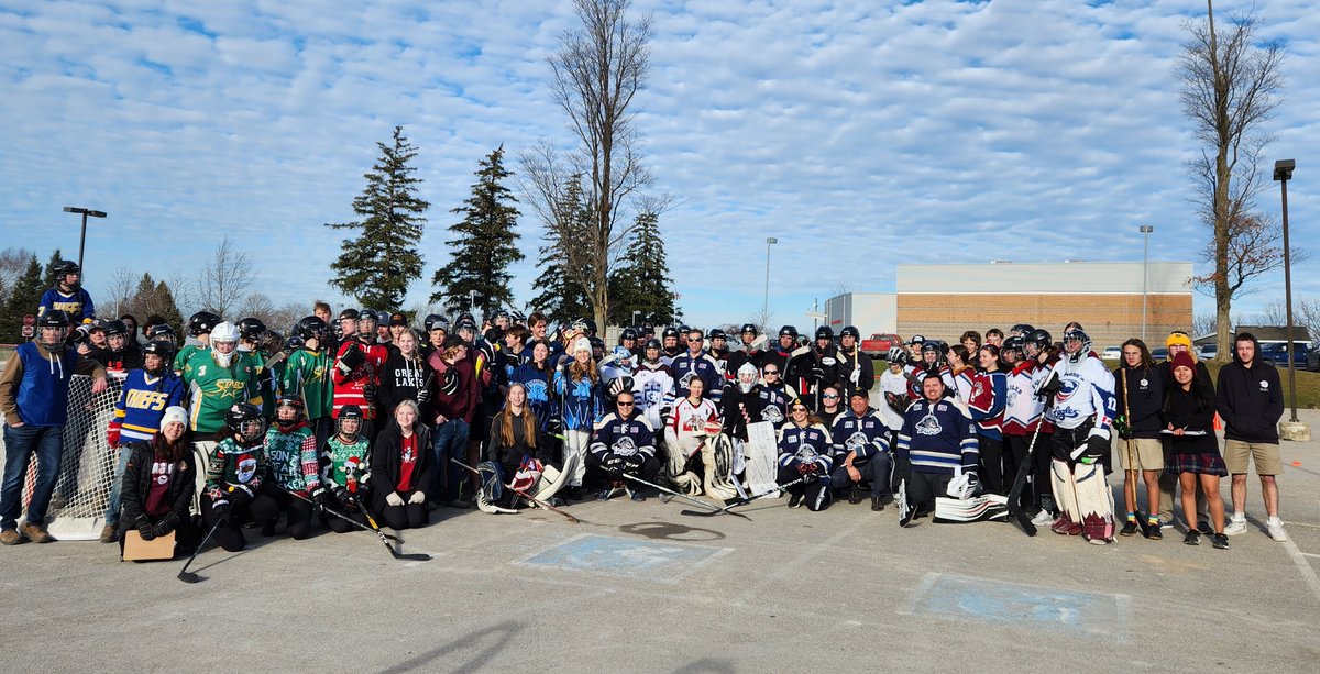 OPP_WR's tweet photo. #HuronOPP officers teamed up against students at #StAnnesCatholicSecondarySchool in #Clinton @CentralHuron yesterday for their annual #roadhockey tournament. The #OPP team was eventually defeated after a valiant battle on the tarmac! #CommunityEngagement #GoIceHogs ^cs. https://t.co/qD3lXmS8Ge